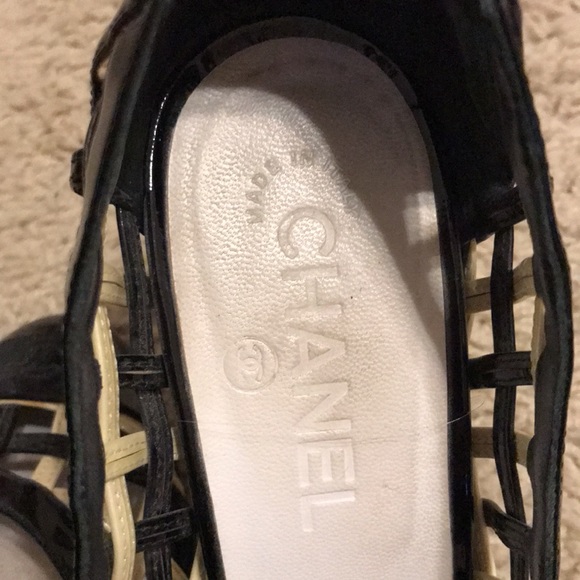 COPY - 🖤Chanel CC Pumps - Picture 3 of 17